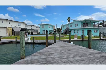 627 Bay Esplanade, Clearwater Beach, FL 33767 - Photo 2