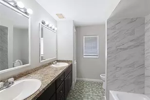 7123 Woodfield Dr, Tampa, FL 33617 - Photo 12