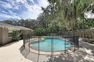 7123 Woodfield Dr, Tampa, FL 33617 - Photo 26