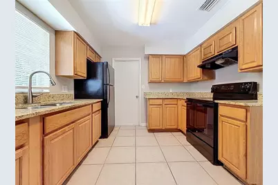 7123 Woodfield Drive, Tampa, FL 33617 - Photo 22