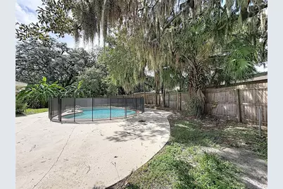 7123 Woodfield Drive, Tampa, FL 33617 - Photo 24