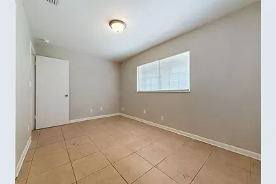 7123 Woodfield Drive, Tampa, FL 33617 - Photo 10