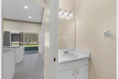 6737 Lake Rochester Lane, Gibsonton, FL 33534 - Photo 16