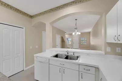 6737 Lake Rochester Lane, Gibsonton, FL 33534 - Photo 16