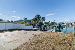 14919 N Bayshore Dr, Madeira Beach, FL 33708 - Photo 30