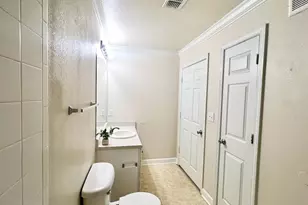 18469 Bridle Club Dr, Tampa, FL 33647 - Photo 50