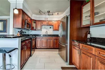 5111 Coquina Key Drive SE #C, Saint Petersburg, FL 33705 - Photo 4