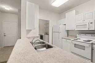8003 Hemingway Cir, Haines City, FL 33844 - Photo 10