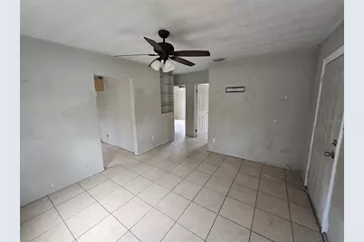1511 27th Street S, Saint Petersburg, FL 33712 - Photo 2