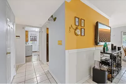 12510 Noreast Lake Drive, Tampa, FL 33612 - Photo 14