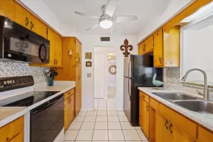 12510 Noreast Lake Dr, Tampa, FL 33612 - Photo 18