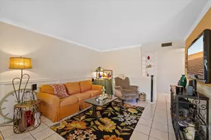 12510 Noreast Lake Dr, Tampa, FL 33612 - Photo 10