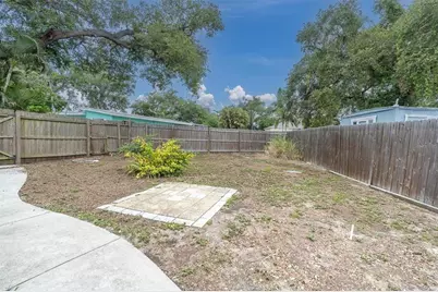4986 Woodland Drive, Saint Petersburg, FL 33708 - Photo 4