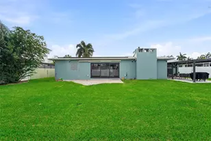 6241 Tanglewood Dr NE, Saint Petersburg, FL 33702 - Photo 48