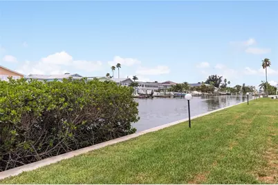 1 Windrush Boulevard #63, Indian Rocks Beach, FL 33785 - Photo 6