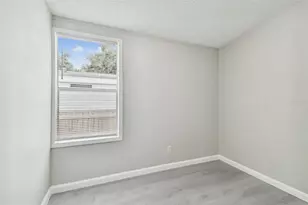 10607 Bay Hills Cir, Thonotosassa, FL 33592 - Photo 18
