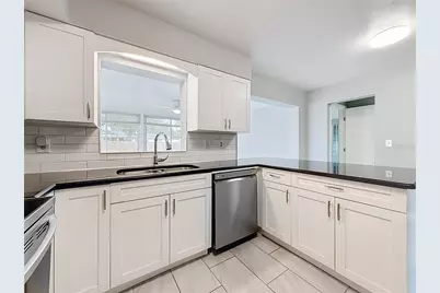 890 7th Avenue NE, Largo, FL 33770 - Photo 22