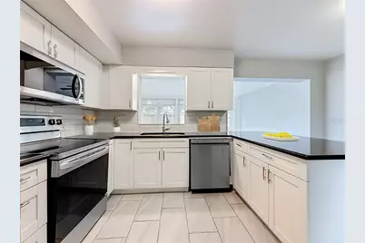 890 7th Avenue NE, Largo, FL 33770 - Photo 18