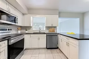 890 7th Ave NE, Largo, FL 33770 - Photo 18