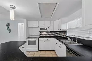 7407 Populus Dr, Port Richey, FL 34668 - Photo 28