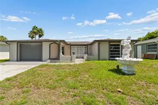 7407 Populus Dr, Port Richey, FL 34668 - Photo 2