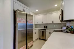 10932 Village Green Ave, Seminole, FL 33772 - Photo 10