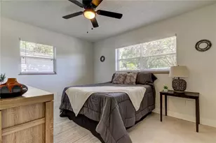 10932 Village Green Ave, Seminole, FL 33772 - Photo 18