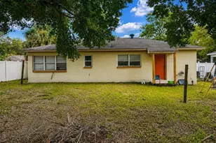712 N Castle Ct, Tampa, FL 33612 - Photo 2