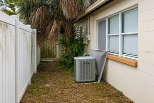 712 N Castle Ct, Tampa, FL 33612 - Photo 6