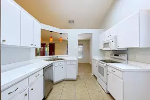 11109 Bramblebrush St, Tampa, FL 33624 - Photo 24