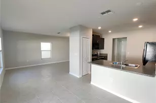 4710 Norman Oak Pl, Tampa, FL 33619 - Photo 4