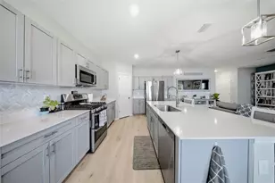 12953 Camarillo Pl, Lithia, FL 33547 - Photo 2