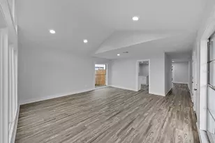 7513 Mayfair Ct, Tampa, FL 33634 - Photo 8