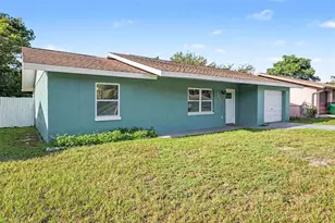 39443 8th Ave, Zephyrhills, FL 33542 - Photo 2