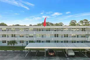 4715 Bay St NE, Saint Petersburg, FL 33703 - Photo 1