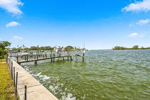 111 Shore Dr, Dunedin, FL 34698 - Photo 32