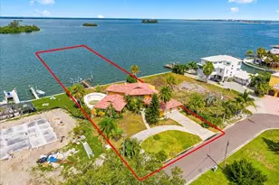 111 Shore Dr, Dunedin, FL 34698 - Photo 6