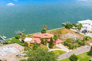 111 Shore Dr, Dunedin, FL 34698 - Photo 4