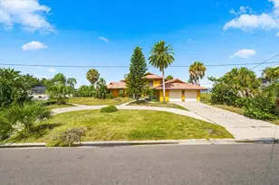 111 Shore Dr, Dunedin, FL 34698 - Photo 28