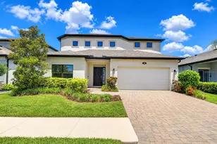1621 Leaf Flower Ln, Lutz, FL 33558 - Photo 2