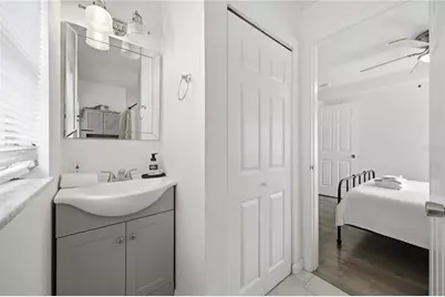 664 Gray Street S, Saint Petersburg, FL 33707 - Photo 14