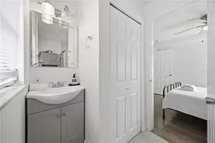 664 Gray St S, Saint Petersburg, FL 33707 - Photo 14