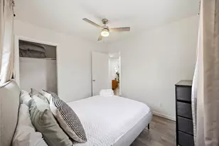 664 Gray St S, Saint Petersburg, FL 33707 - Photo 10