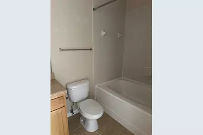 10105 Courtney Oaks Circle #304, Tampa, FL 33619 - Photo 16