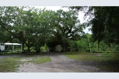 38122 Central Avenue, Zephyrhills, FL 33540 - Photo 10
