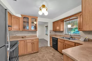 11081 143rd St, Largo, FL 33774 - Photo 8
