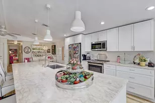 174 Clubview Dr, Safety Harbor, FL 34695 - Photo 12