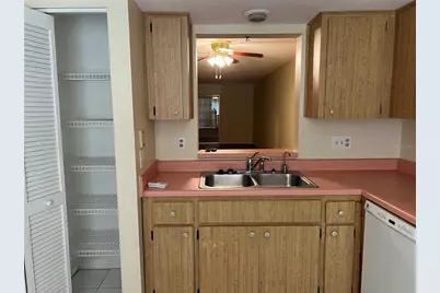 2225 Lark Circle W #E, Palm Harbor, FL 34684 - Photo 6