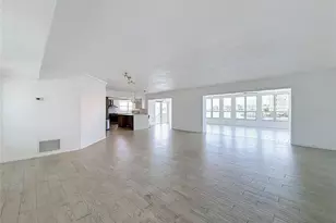 210 Dolphin Point, Clearwater Beach, FL 33767 - Photo 8