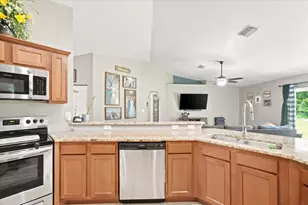 12327 Millington Ave, Weeki Wachee, FL 34614 - Photo 22